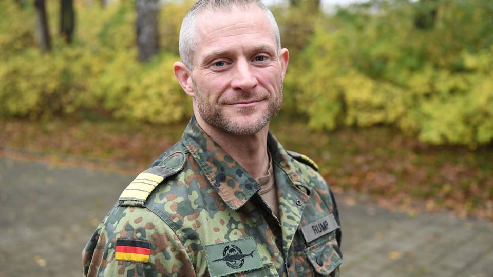 Kommandeur Sven Rump in Uniform