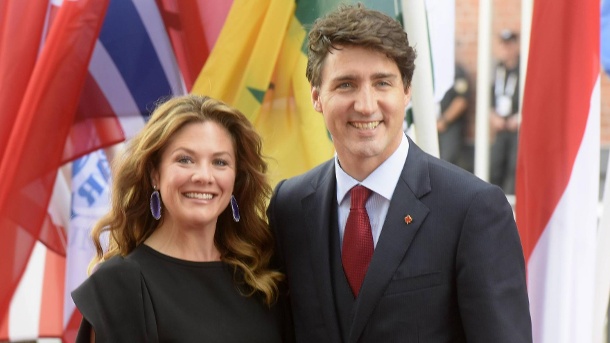 Der kanadische Premierminister Justin Trudeau mit seiner Ehefrau Sophie: Bei ihr wurde jetzt das Coronavirus nachgewiesen. (Quelle: imago images)