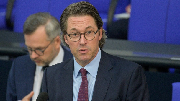 Andreas Scheuer: Der Bundesverkehrsminister empfiehlt, auch in der Deutschen Bahn eine Gesichtsmaske zu tragen. (Quelle: imago images/Eibner)