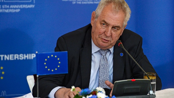 Der tschechische Präsident Milos Zeman: Die Staatsgrenzen des Landes sollen für ein volles Jahr geschlossen bleiben. (Quelle: dpa/Filip Singer/EPA/ Archivbild)