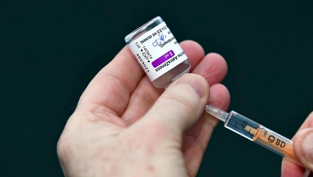 Der Impfstoff von Astrazeneca: Viele Grippeimpfstoffe haben auch keine höhere Wirksamkeit. (Quelle: Reuters/Clodagh Kilcoyne)