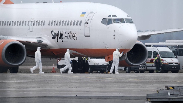 Eine Boeing-Maschine von SkyUp: Schmerzhafte Erinnerungen an den MH17-Abschuss über der Ukraine. (Quelle: imago images/ ITAR-TASS)